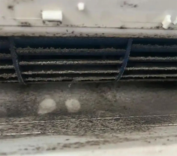 商州空调吹的风有股烧焦味是怎么回事